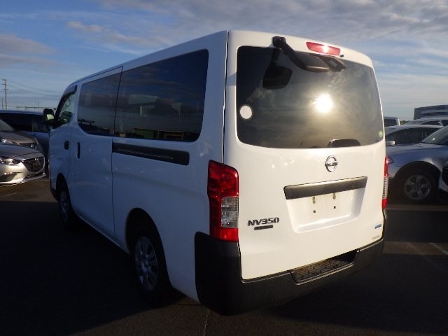 NISSAN NV350 CARAVAN 2015 Image 32