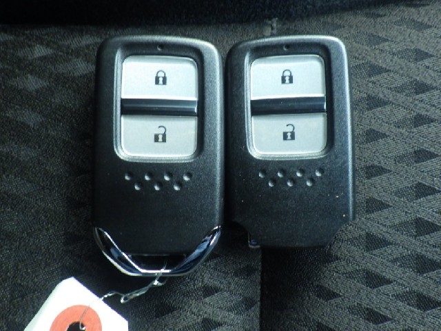 HONDA FIT HYBRID 2017 Image 20