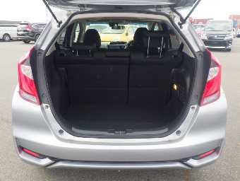 HONDA FIT HYBRID 2017 Image 16