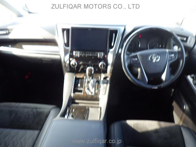 TOYOTA ALPHARD 2017 Image 10