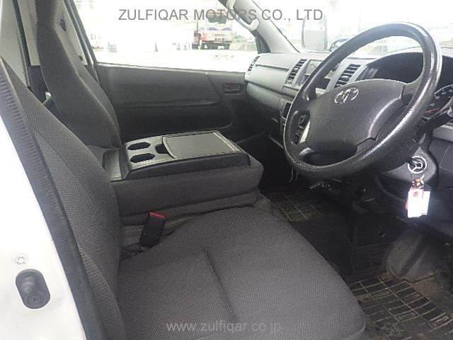 TOYOTA HIACE 2011 Image 12