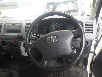 TOYOTA HIACE 2011 Image 13