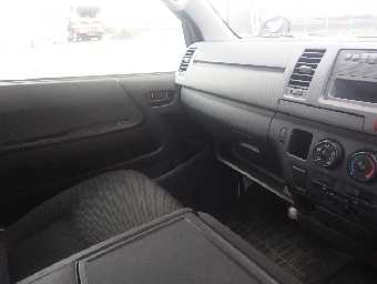 TOYOTA HIACE 2011 Image 15