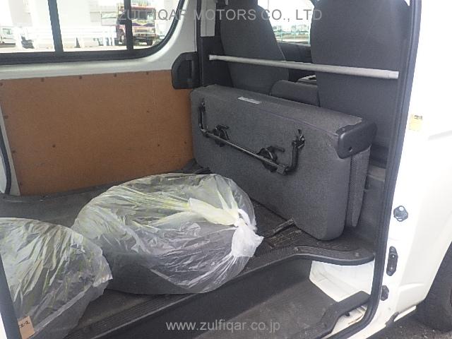 TOYOTA HIACE 2011 Image 22