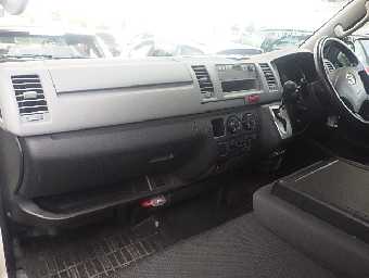 TOYOTA HIACE 2011 Image 19