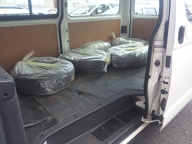 TOYOTA HIACE 2011 Image 26