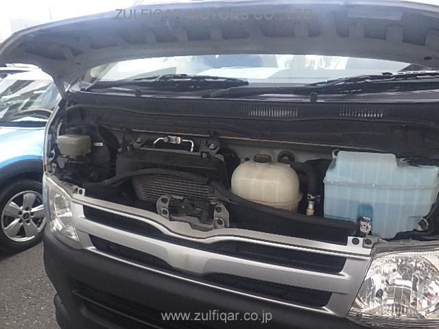 TOYOTA HIACE 2011 Image 7