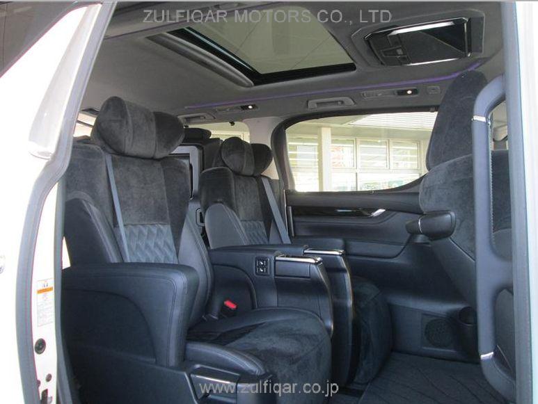 TOYOTA ALPHARD 2017 Image 9