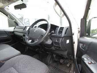 TOYOTA REGIUSACE 2017 Image 11