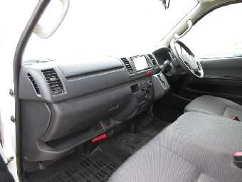 TOYOTA REGIUSACE 2017 Image 13