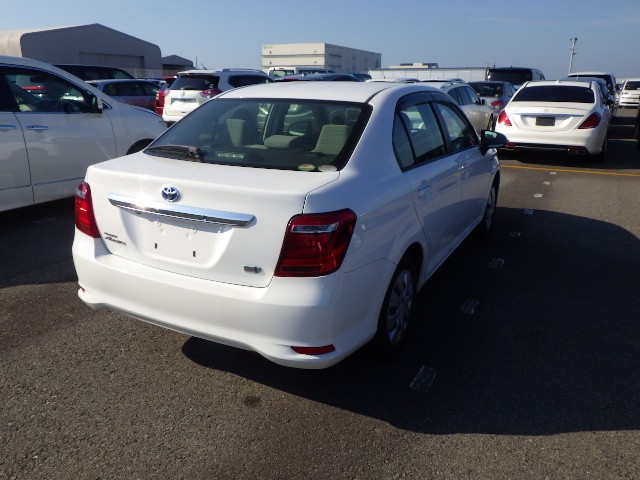 TOYOTA COROLLA AXIO 2015 Image 19