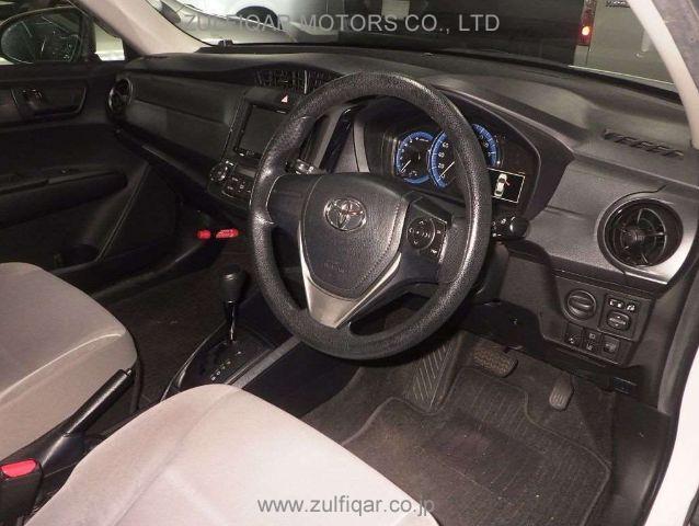 TOYOTA COROLLA AXIO 2015 Image 5