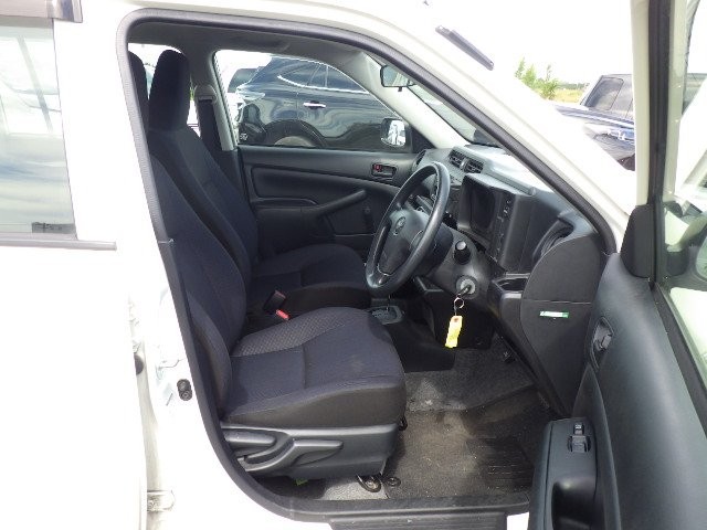 TOYOTA PROBOX 2017 Image 20