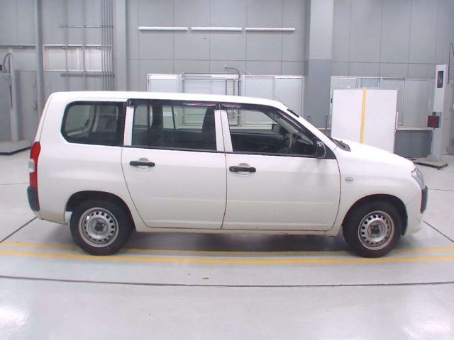 TOYOTA PROBOX 2017 Image 32