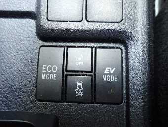 TOYOTA COROLLA AXIO 2015 Image 7