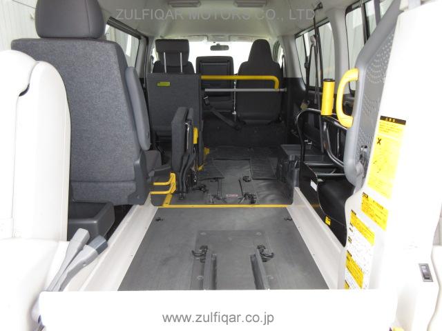 TOYOTA HIACE WAGON 2011 Image 12