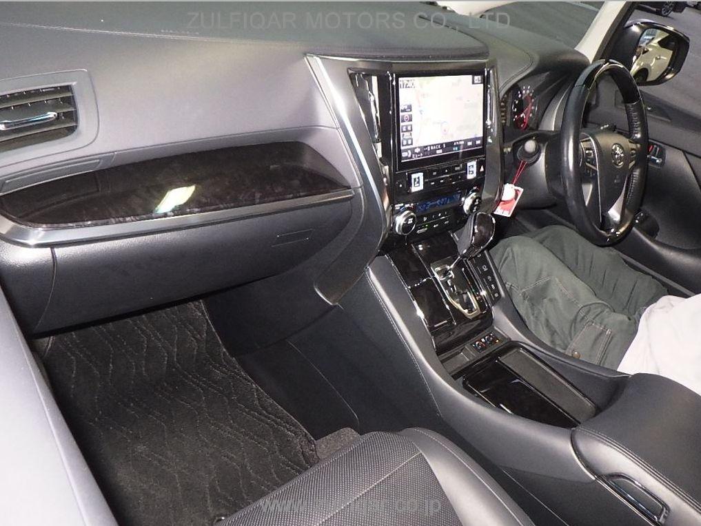 TOYOTA ALPHARD 2019 Image 3