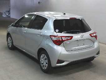 TOYOTA VITZ 2018 Image 2