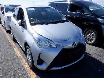 TOYOTA VITZ 2018 Image 11