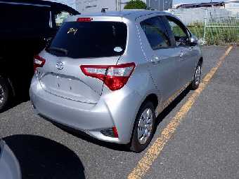 TOYOTA VITZ 2018 Image 14