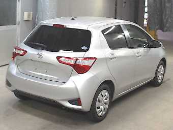 TOYOTA VITZ 2018 Image 5