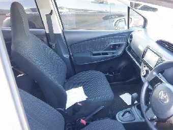 TOYOTA VITZ 2018 Image 8