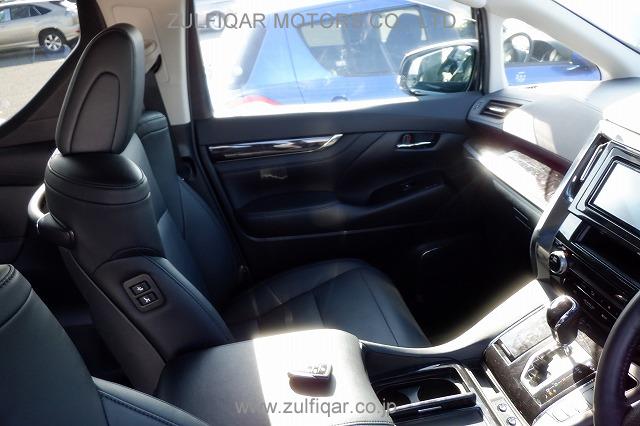 TOYOTA ALPHARD 2018 Image 10