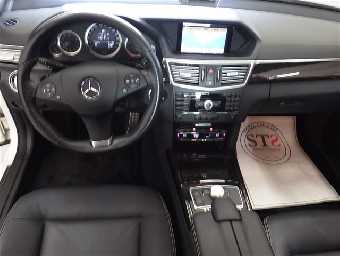 MERCEDES BENZ E CLASS 2009 Image 5