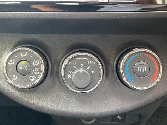 TOYOTA VITZ 2019 Image 22