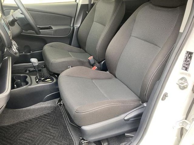 TOYOTA VITZ 2019 Image 27