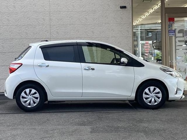 TOYOTA VITZ 2019 Image 35