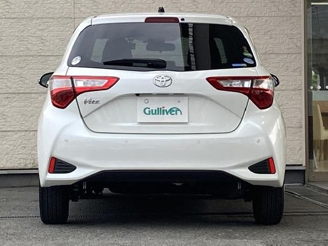 TOYOTA VITZ 2019 Image 37