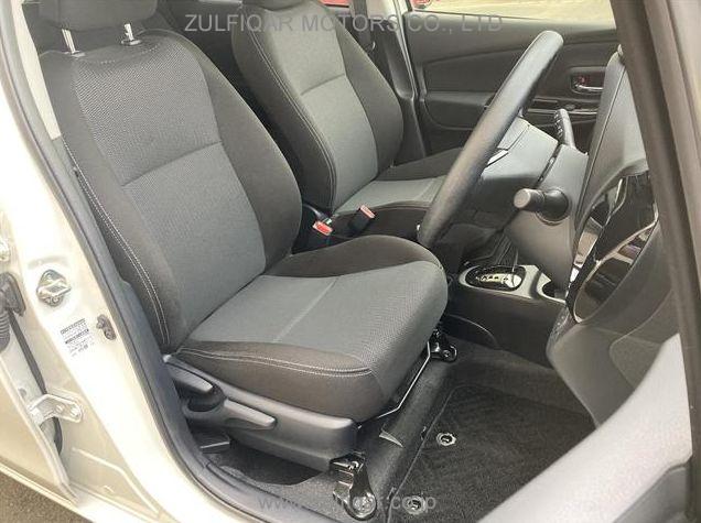 TOYOTA VITZ 2019 Image 5