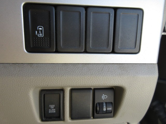 SUZUKI EVERY WAGON 2011 Image 20