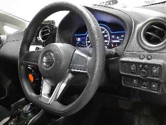 NISSAN NOTE 2018 Image 6