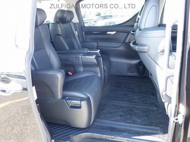 TOYOTA ALPHARD 2017 Image 12