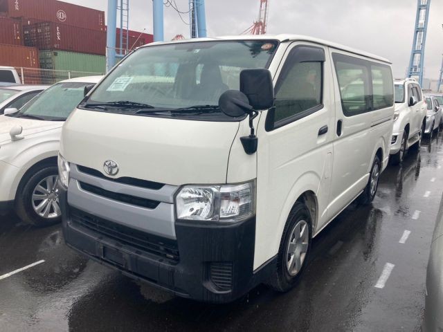 TOYOTA HIACE 2017 Image 19