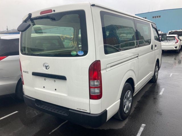 TOYOTA HIACE 2017 Image 21
