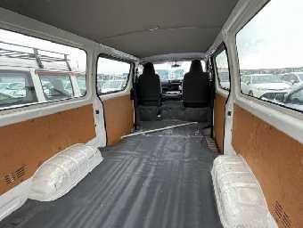 TOYOTA HIACE 2017 Image 9