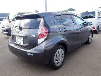 TOYOTA AQUA 2017 Image 2