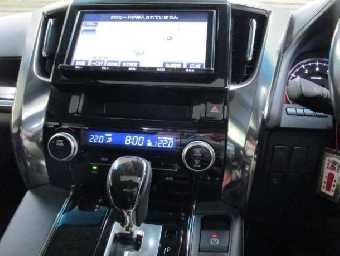 TOYOTA ALPHARD 2017 Image 13