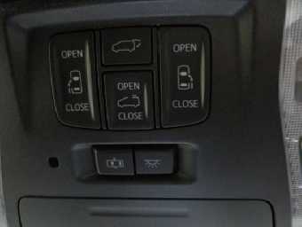 TOYOTA ALPHARD 2017 Image 22