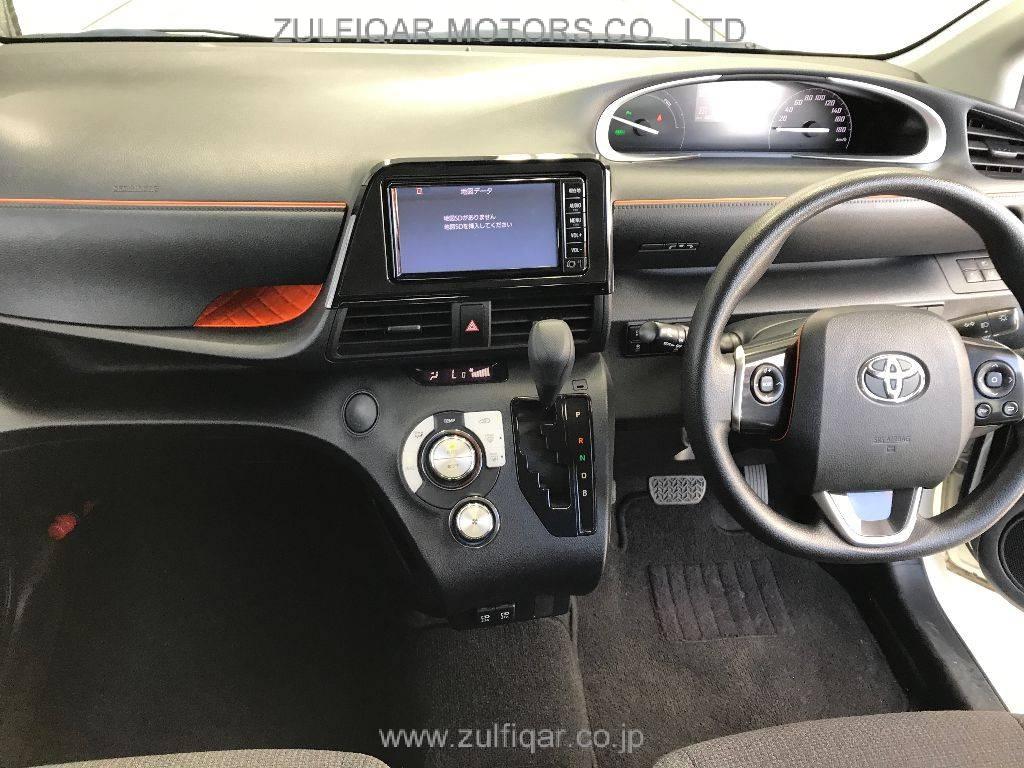 TOYOTA SIENTA 2018 Image 3