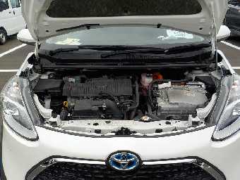 TOYOTA SIENTA 2018 Image 18