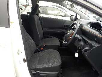 TOYOTA SIENTA 2018 Image 9