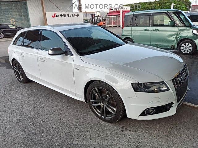 AUDI S4 AVANT 2011 Image 2