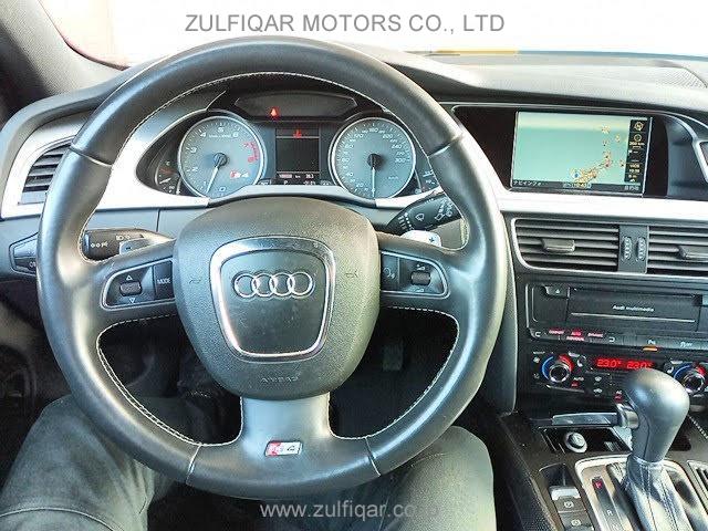 AUDI S4 AVANT 2011 Image 21