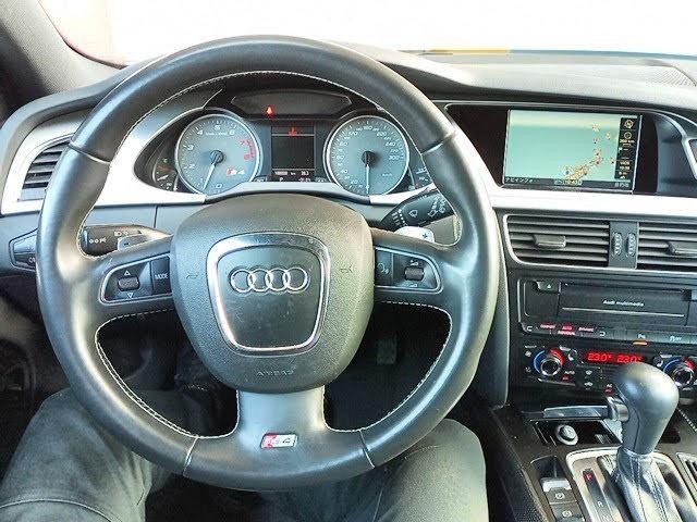 AUDI S4 AVANT 2011 Image 21