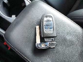 AUDI S4 AVANT 2011 Image 17