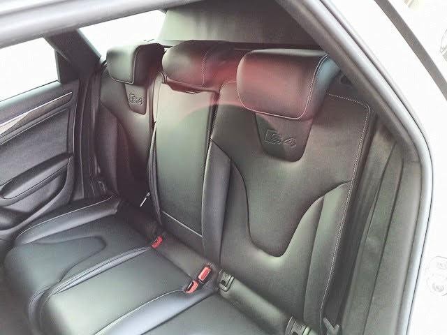 AUDI S4 AVANT 2011 Image 25